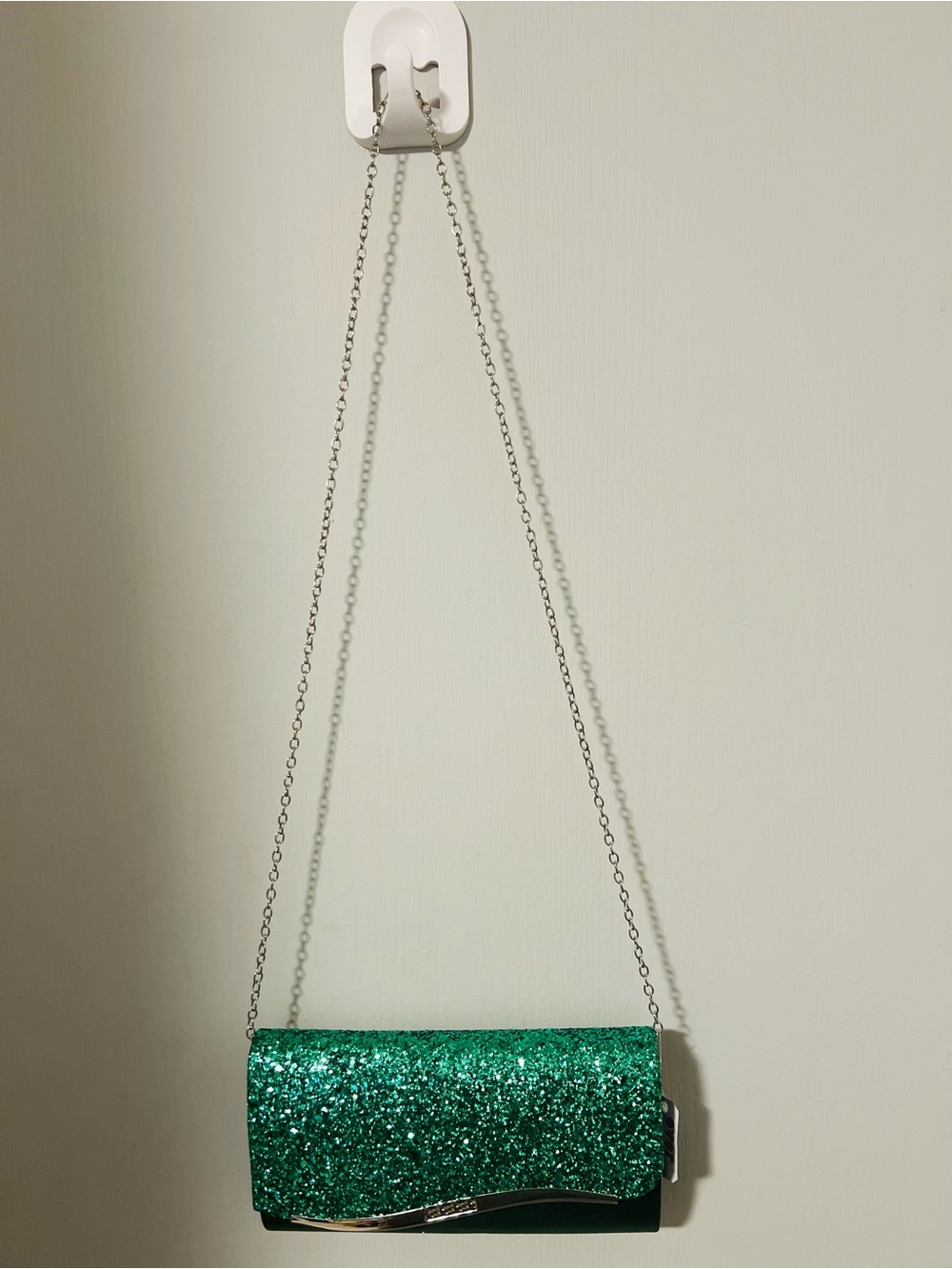 🆕 BRAND NEW Green Glitter Evening Clutch with Chain